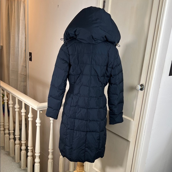 COLE HAAN • Women's Navy Hooded Puffer Coat - Picture 4 of 7